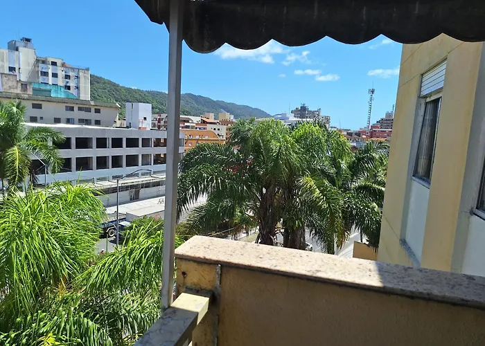Lindo Apto 3 Qtos, A 350 Mtrs Praia Da Enseada Com Servico De Praia E Portaria 24 Hrs Prox Casa Grande Hotel, Hipermercados, Farmacias Bancos